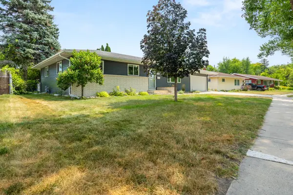 1108 S River DR, Moorhead, MN 56560
