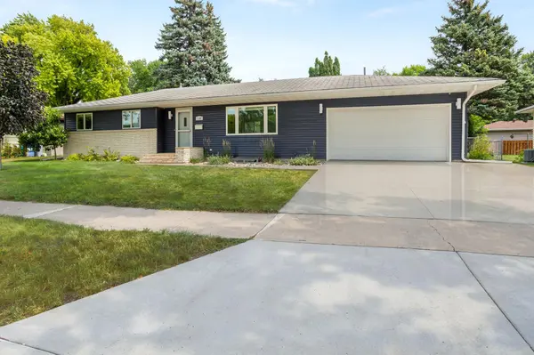 1108 S River DR, Moorhead, MN 56560
