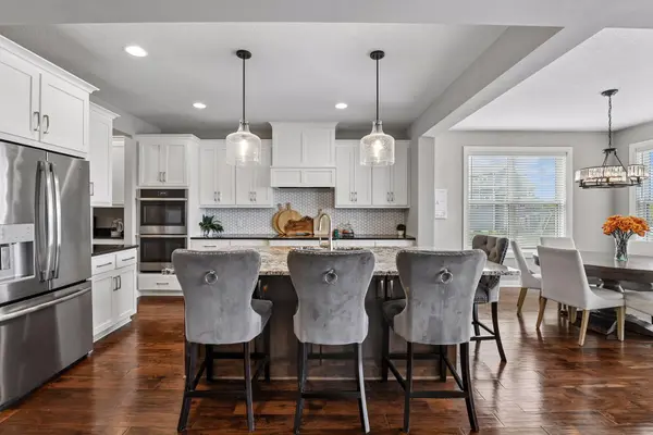 4391 Millstone DR, Chaska, MN 55318