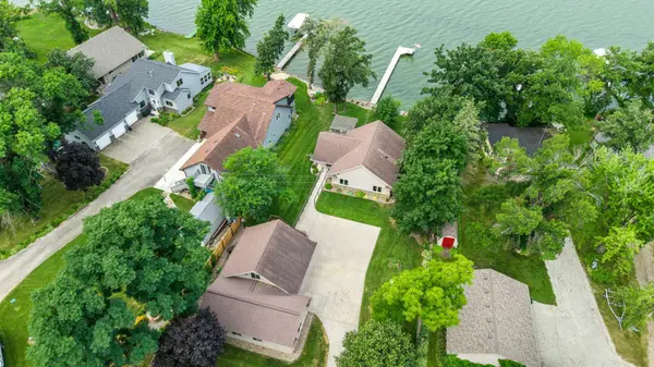 17416 Roberds Lake CT, Faribault, MN 55021