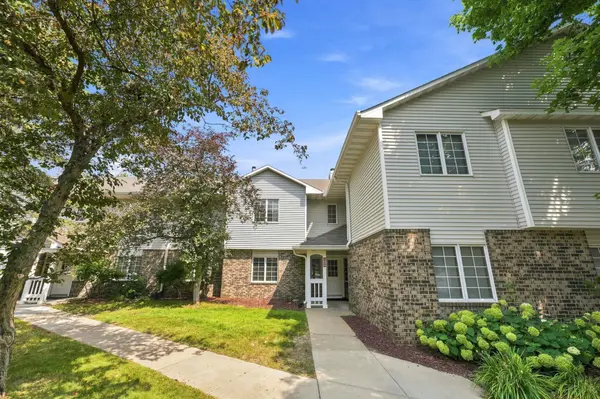 1063 Duckwood DR #102, Eagan, MN 55123