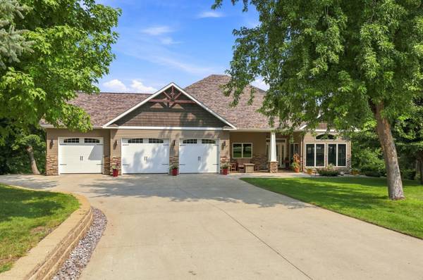 17535 Schurman LN, Lake Park, MN 56554