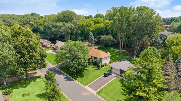 1544 Mccarthy RD, Eagan, MN 55121