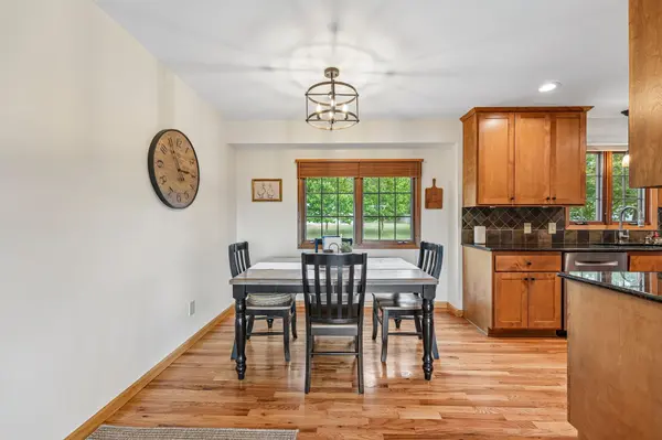 2318 Friendship LN, Burnsville, MN 55337