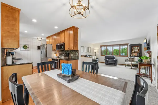 2318 Friendship LN, Burnsville, MN 55337