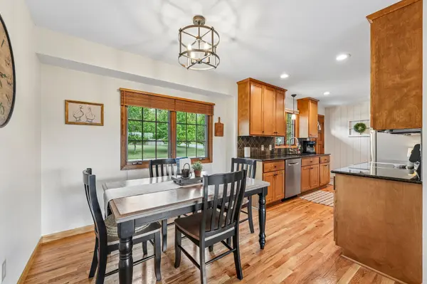 2318 Friendship LN, Burnsville, MN 55337