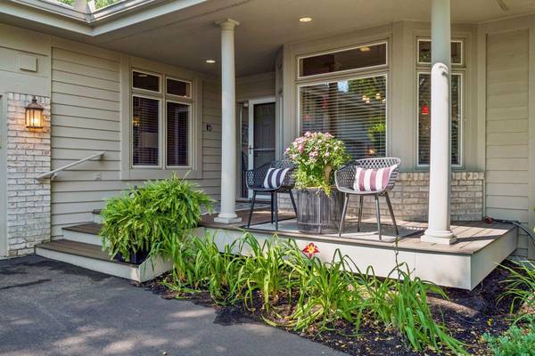 8950 Hilloway RD, Eden Prairie, MN 55347