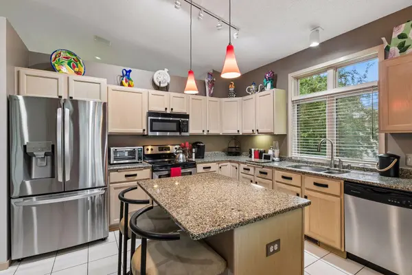 8950 Hilloway RD, Eden Prairie, MN 55347