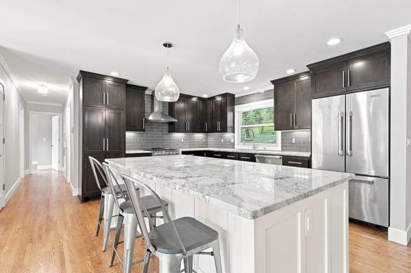 6616 Hillside LN, Edina, MN 55439