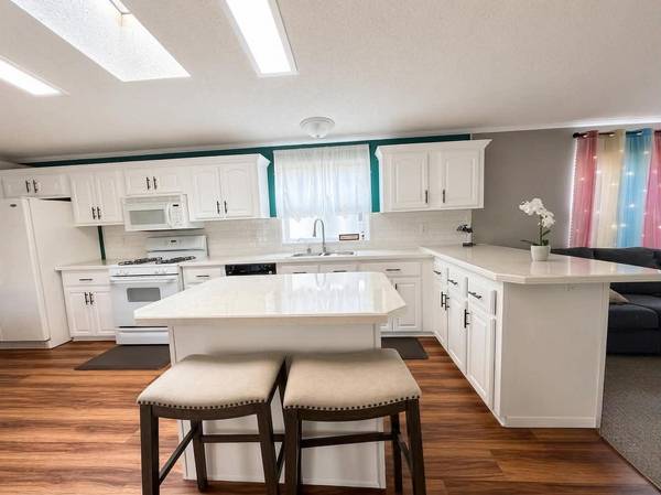 1339 Pine Tree, Maplewood, MN 55119