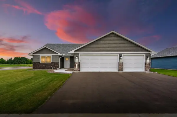 7222 Hawthorne CT, North Branch, MN 55056