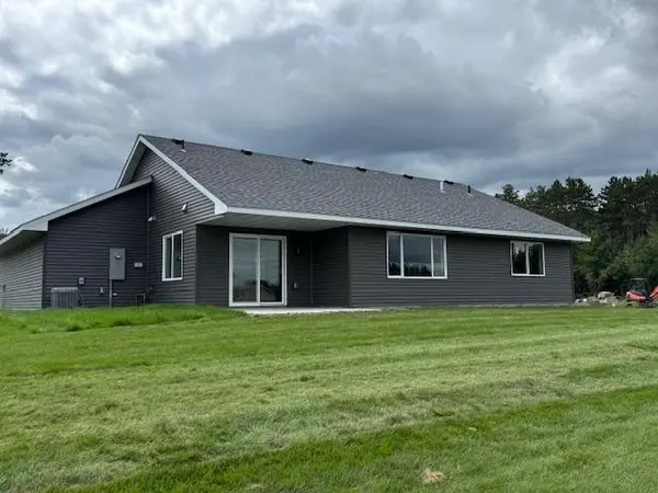 7222 Hawthorne CT, North Branch, MN 55056