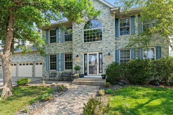 1484 Riverbluff DR, Hastings, MN 55033