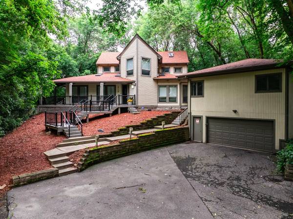 2730 Orchard LN, Excelsior, MN 55331
