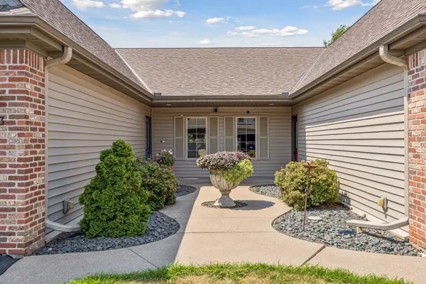 1911 Stone CRK, Hudson, WI 54016