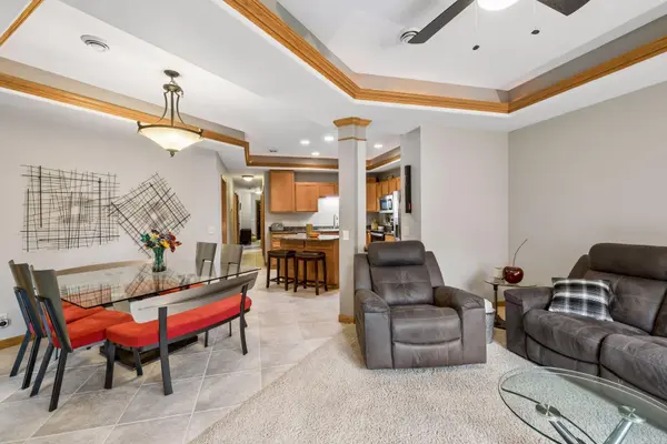 1911 Stone CRK, Hudson, WI 54016