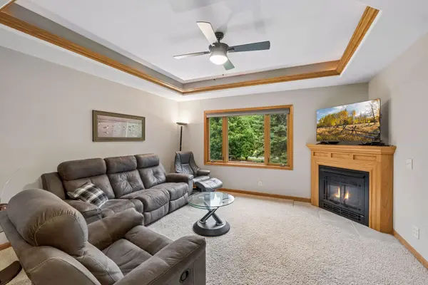 1911 Stone CRK, Hudson, WI 54016
