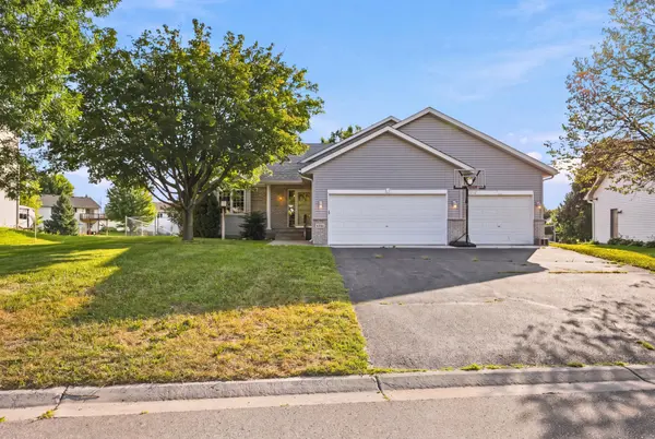 1351 Rolling Oaks DR, Hanover, MN 55341