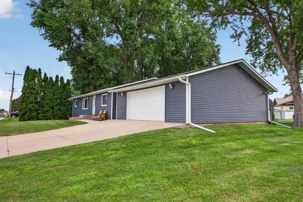 130 4th AVE NW, Elgin, MN 55932