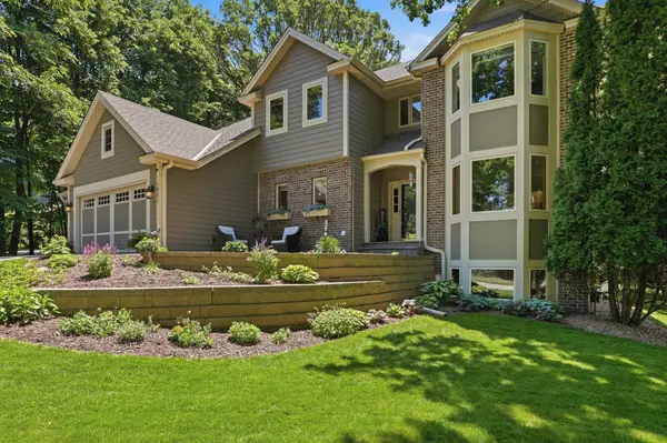 1021 Wildwood WAY, Chaska, MN 55318