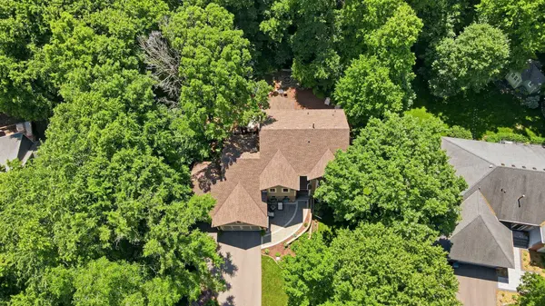 1021 Wildwood WAY, Chaska, MN 55318