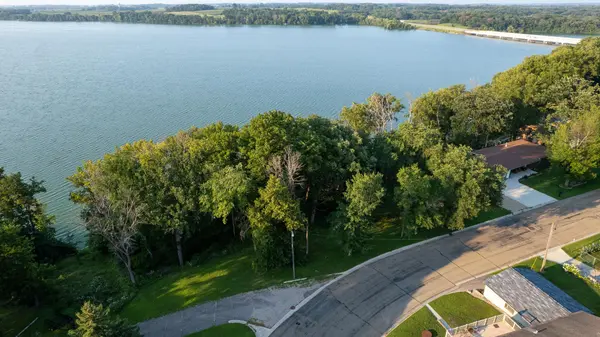 1701 Oakwood TER, Albert Lea, MN 56007