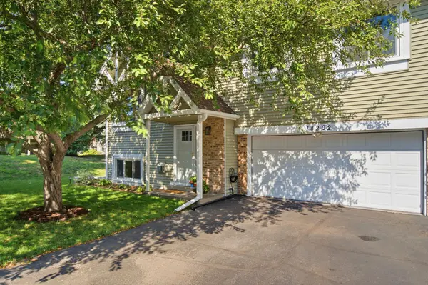 14202 Towers LN, Eden Prairie, MN 55347