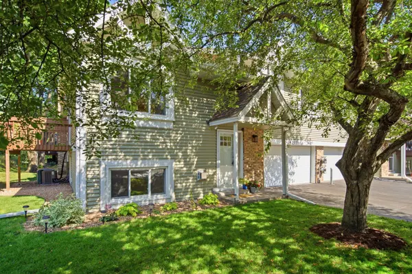 14202 Towers LN, Eden Prairie, MN 55347
