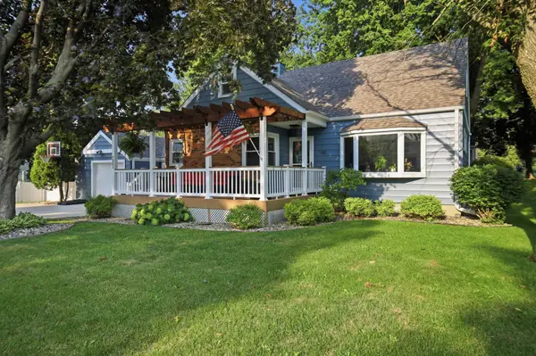1221 S Grove AVE, Owatonna, MN 55060