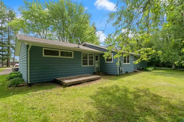 908 Lakeshore DR, Moose Lake, MN 55767