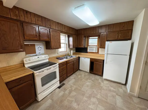 1706 N 4th AVE, Moorhead, MN 56560