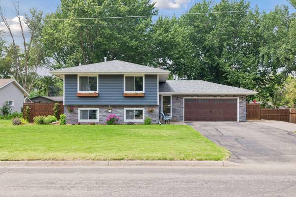 932 16th ST SE, Forest Lake, MN 55025