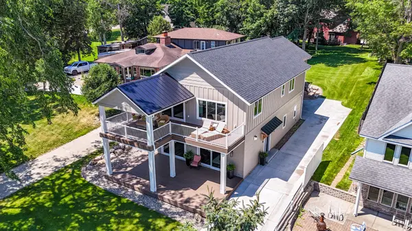 1084 W Lake DR, Detroit Lakes, MN 56501