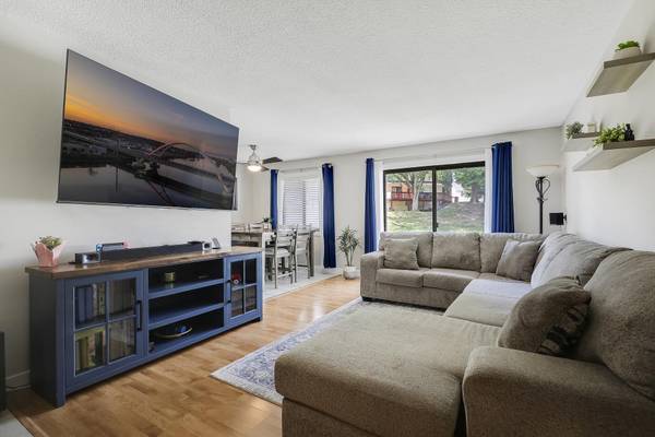 3221 Valley Ridge DR, Eagan, MN 55121