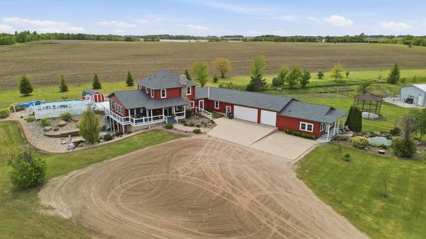 20811 Ocean RD, Janesville, MN 56048