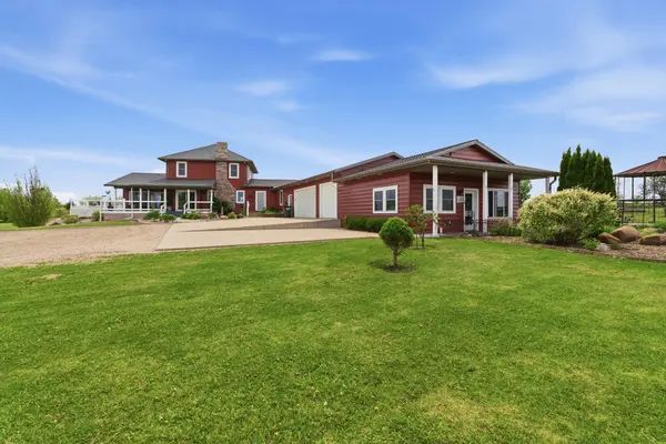 20811 Ocean RD, Janesville, MN 56048