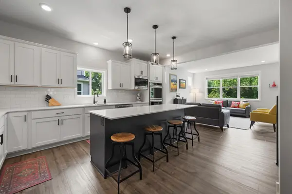 17580 Jett CIR SE, Prior Lake, MN 55372
