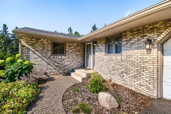 2795 Helen ST N, North Saint Paul, MN 55109