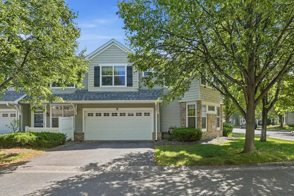 1601 Woodlynn AVE #4, Maplewood, MN 55109