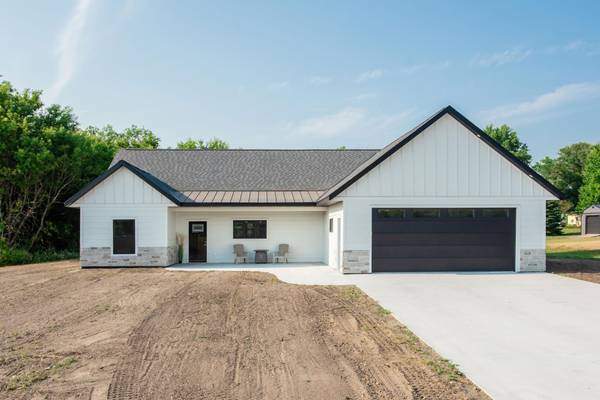 240 Greenview LN, Miltona, MN 56354