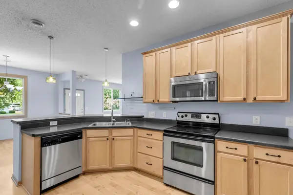 9795 Vagabond LN N, Maple Grove, MN 55311