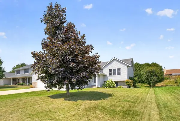290 5th AVE SE, Plainview, MN 55964