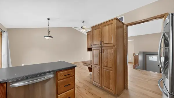 290 5th AVE SE, Plainview, MN 55964