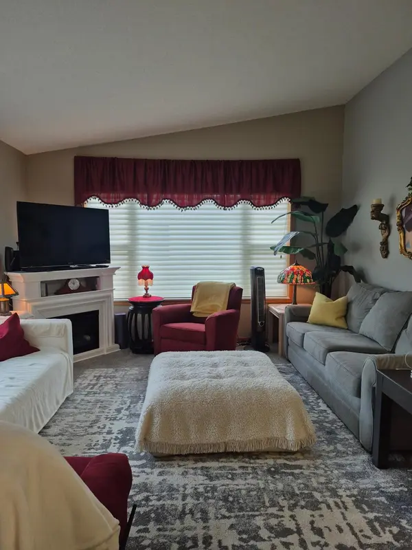 1404 Presidential DR, Northfield, MN 55057