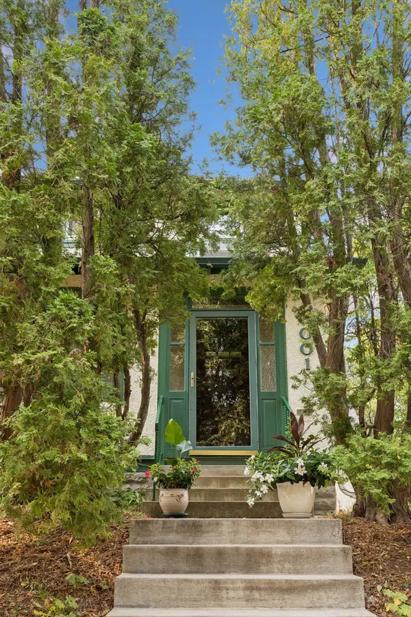 3001 W 47th ST, Minneapolis, MN 55410