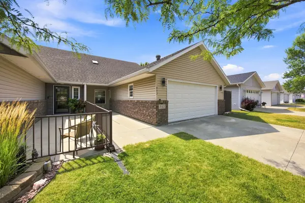 843 12 1/2 AVE W, West Fargo, ND 58078