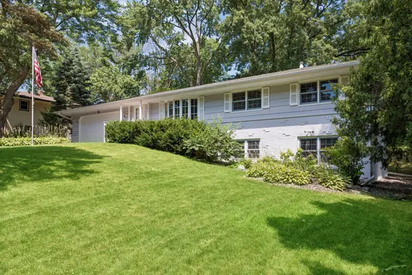 14110 Bellevue DR, Minnetonka, MN 55345