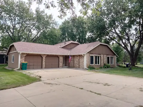 26405 Smithtown RD, Shorewood, MN 55331