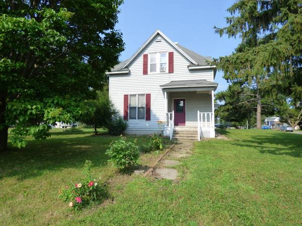 2 S Maple AVE, Le Center, MN 56057