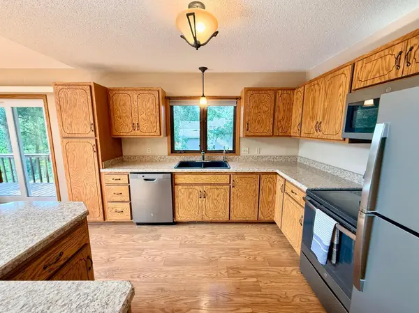 219 Lakeview DR, Spicer, MN 56288